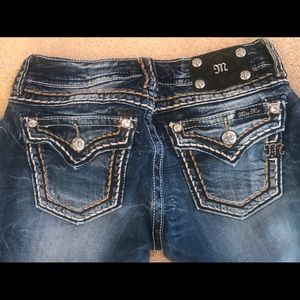 Women’s Miss Me distressed denim jeans 27